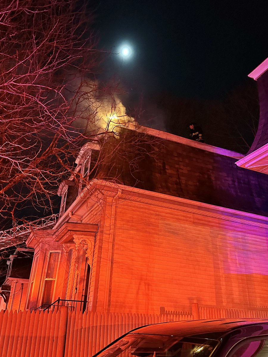 Boston Fire Dept. tweet media