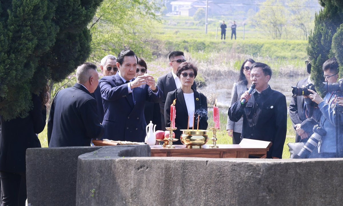 iChongqing_CIMC's tweet photo. #MaYing-jeou continued his trip in the #Chinese mainland on Sunday, and he told the media that the development of the mainland is fast and some are even "undreamed of" after visiting two heavy equipment enterprises in #Changsha, capital of Central #China's Hunan Province on Sun. https://t.co/3FvlO372wV