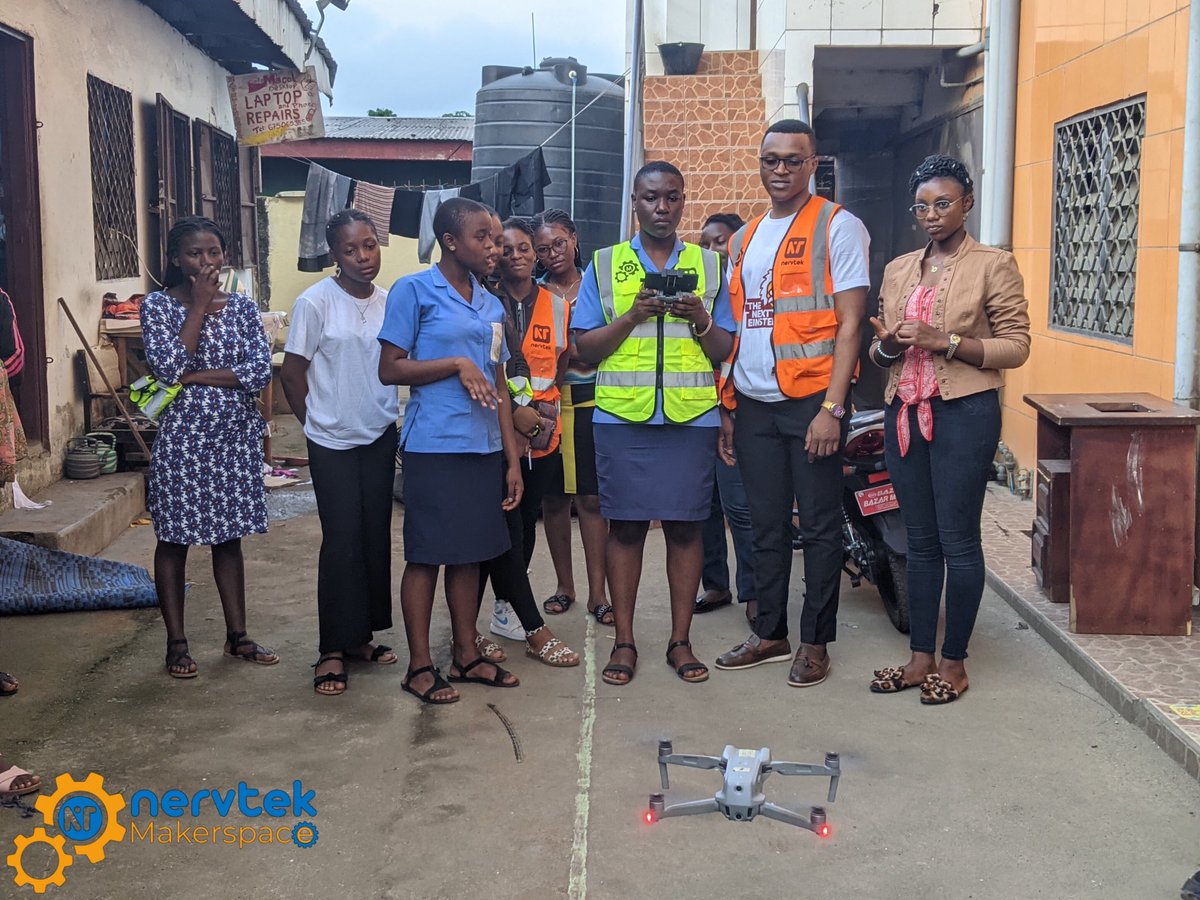AchaGolder's tweet photo. Day 3 of the Nervtek Girls Tech Camp.
Drone piloting .

Empowering 30 Girls in the Tech space within 3Days was an amazing fulfillment .
#innovation #GirlsinStem 
@nervtek_cii 
@TechWomen https://t.co/o5bw4tGRXK