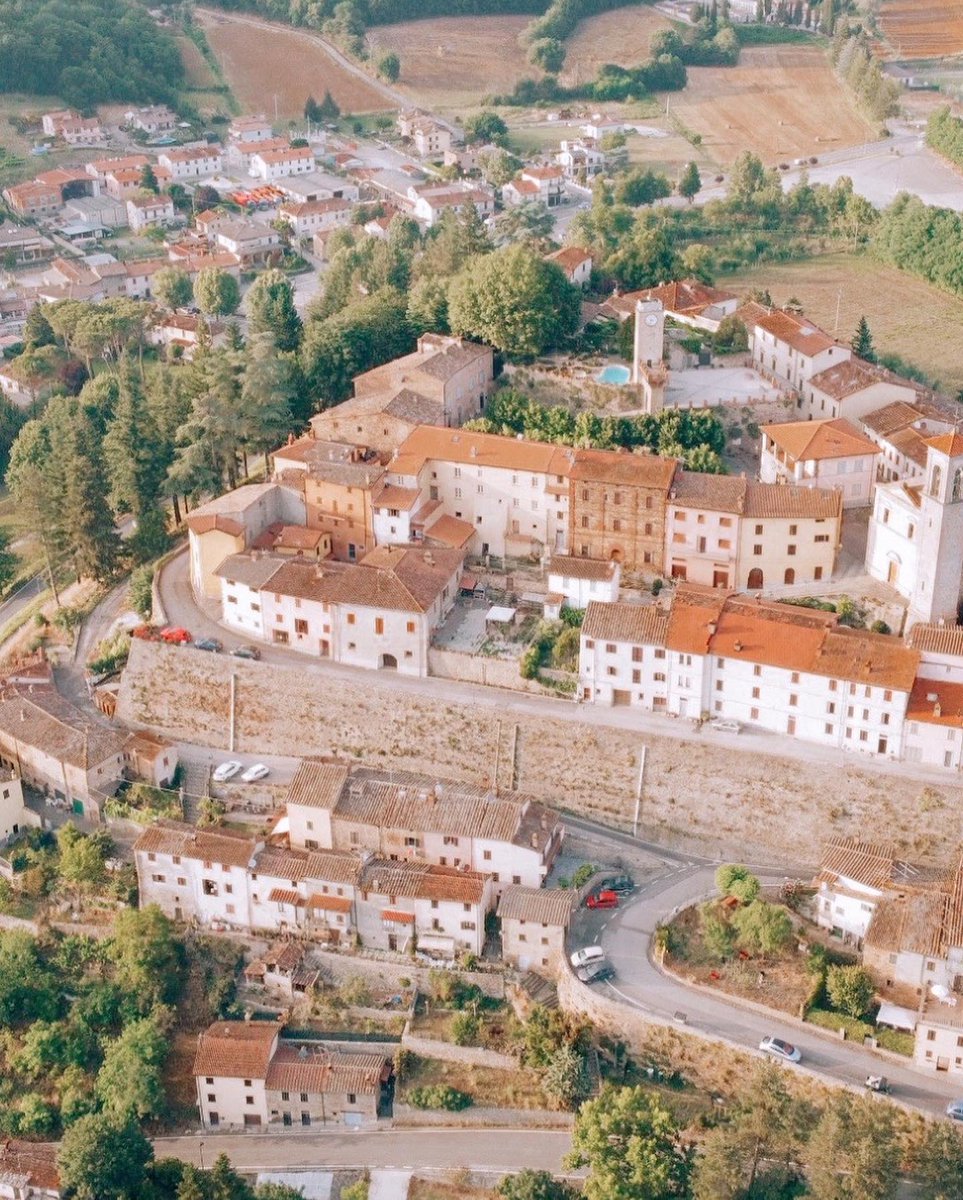 Riparte la settimana! Questa mattina ti portiamo a MONTERCHI (AR), piccolo borgo vicino all'Umbria.

Guarda le foto: instagram.com/p/CqkBgesDo71/…