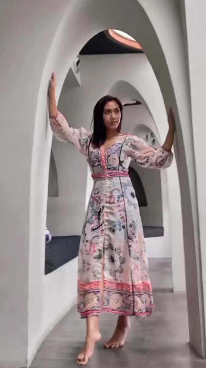 Saya, Aline meminta maaf kepada seluruh pihak, kelompok maupun pribadi yg tersinggung atas statement yg saya beri baik secara lisan maupun tertulis di media sosial. Semua itu tidak terlepas dari rasa kekecewaan, kekesalan dan juga kesedihan saya