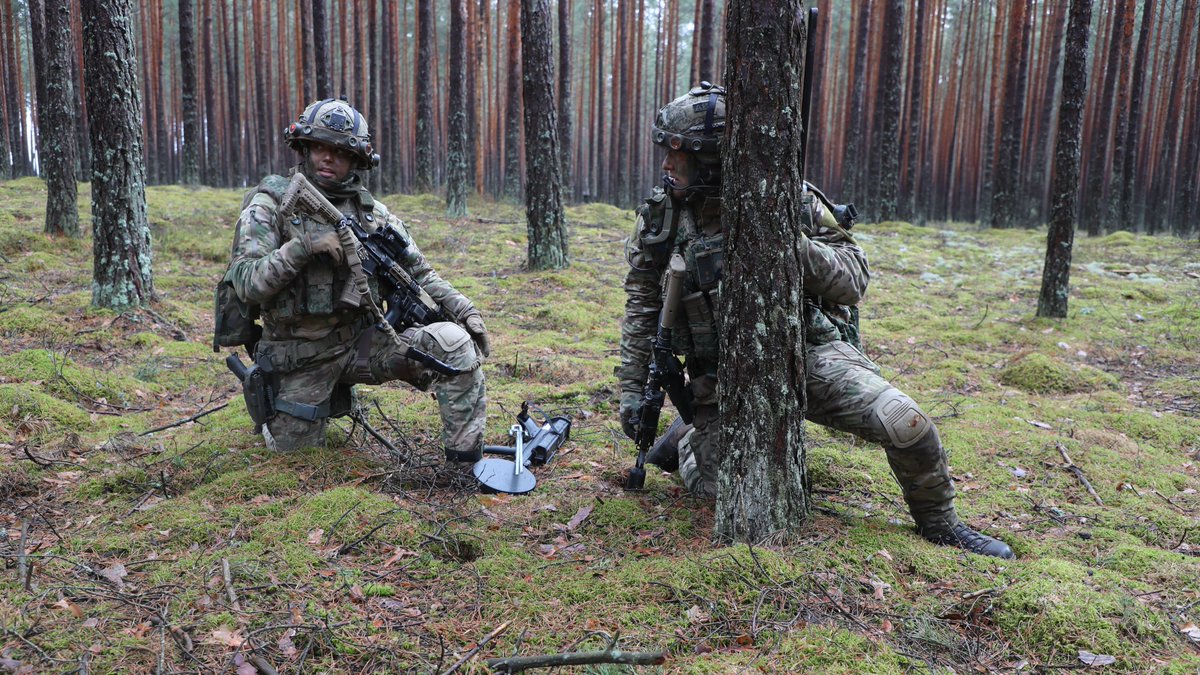 mnbg_lithuania's tweet photo. Due to the exercise #RISINGBULL the #soldiers of the #eFP BG 🇱🇹 show their fighting skills during the next days. The #eFP BG 🇱🇹 will train and evaluate all companies in their enabling, offensive and defensive activities. Around 1300 soldiers take part in the exercise. #WeAreNATO. https://t.co/342XJ7h8Ev