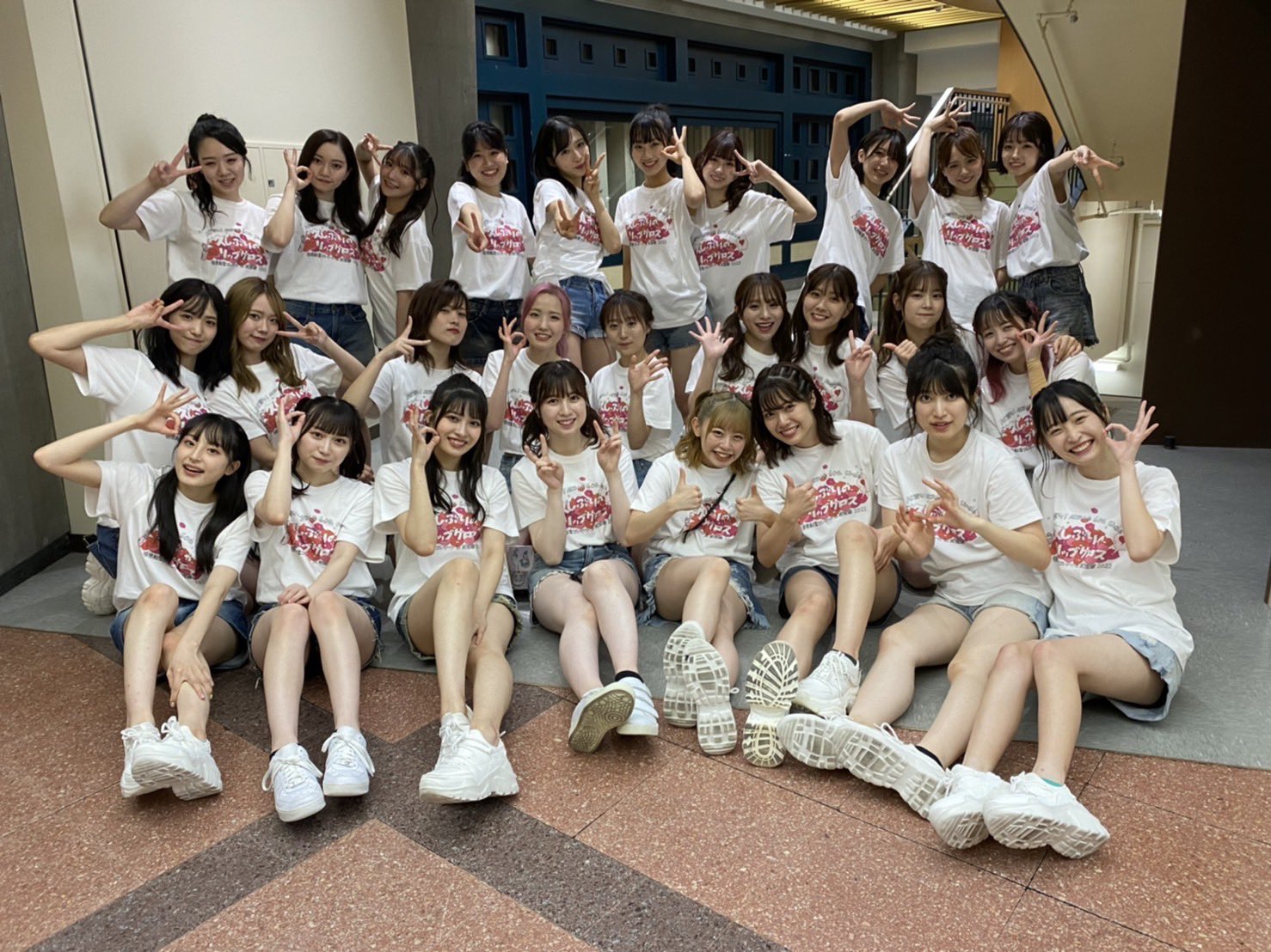 チーム8 生写真(トレ大,会場,撮って出し) AKB48公式サイト | ニュース