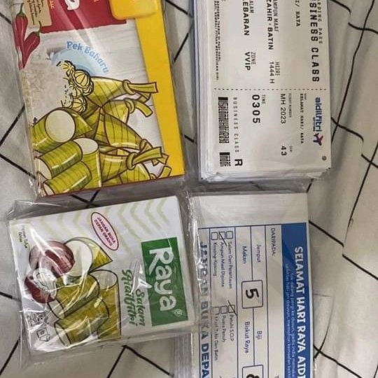 majoritionline's tweet image. Sampul raya unik dan menarik

Bosan kadang-kadang asyik sampul raya sama tiap-tiap tahun. Sesekali tukar mood sampul raya cantik macam ini baru mantap. Anak pun excited la nak dapat duit raya.

#majoriti 
#sampulraya
#aidilfitri

Kredit &amp;gt;&amp;gt; Nisa Ana&apos;s