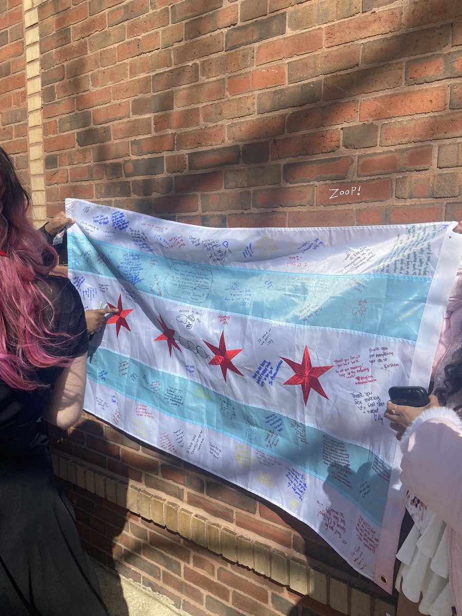 OnlyOneOf in Chicago really was the most amazing concert experience 🥺 hello new friends! Can’t wait for the next tour! ❤️
