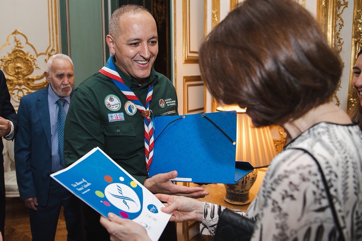 Un iftar chaleureux donné par l’Ambassadrice 🇺🇸 en France Mme Denise Bauer <a href="/USAmbFrance/">Ambassador Charles Kushner</a> 
L’occasion de présenter les réflexions autour de l’Education à la Culture de Paix portées par <a href="/Aisa_ngo/">AisaNGO</a> et d’évoquer la prochaine célébration de La Journée du Vivre Ensemble en Paix #16mai