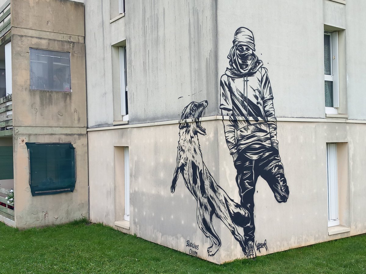 OneVeneno's tweet photo. Entre cité et champs...🖤
Merci @vinci.vince pour l'invitation et l'accueil !
#leslocaux
#blacklines
#cnn199
#Veneno #graffiti #bcr https://t.co/5trcJx9J0m