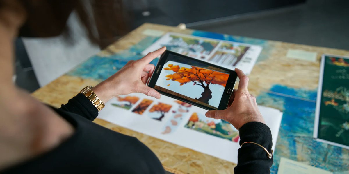 ArsElectronica's tweet photo. In the #NEXTCOMIC workshop by @artiviveapp you will learn about the possibilities and applications of Aaugmented Reality technology and will be able to reate your own Artivive project! 5.4, 2:00 pm - 4:00 pm and 7.4, 2:00 pm - 4:00 pm. https://t.co/JYVax9pNil https://t.co/LeFnJOpuu4