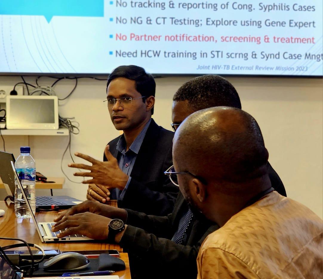 HaarKarin's tweet photo. After technical discussions the last 2 days, first briefings and discussions on field visit findings in 🇹🇱 today. 📣Stay tuned for final recommendations 🔜
#EndTB #LeaveNoOneBehind #TB #HIV #Hepatitis #STI 
@MdSTimorLeste
@WHOTLS
@WHOSEARO
@GlobalFund 
@FilipeD97809743 https://t.co/aFeoXRDqPU