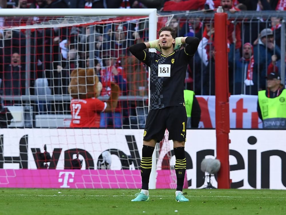 SaschaFltr's tweet photo. Nach der Länderspielpause geht die #Bundesliga & damit auch die #Keeperanalyse wieder los.
In dieser Woche mit Szenen aus #S04B04, #RBLM05, #WOBFCA, #SGEBOC, #SCFBSC & #FCBBVB.🧤⚽️ https://t.co/gQsNLGuRUi