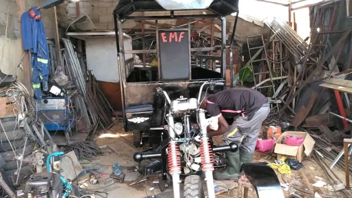 MimiMefoInfo's tweet photo. #Cameroonian welder introduces homemade #tricycles, seeks to open bigger factory

“Being an #IDP you can imagine. I need a bigger warehouse and bigger workshop where I can have enough space to store goods and with enough security,” he told #MMI in an exclusive interview

Read more on our website 👇🏾 https://t.co/EQ7pqetgkg