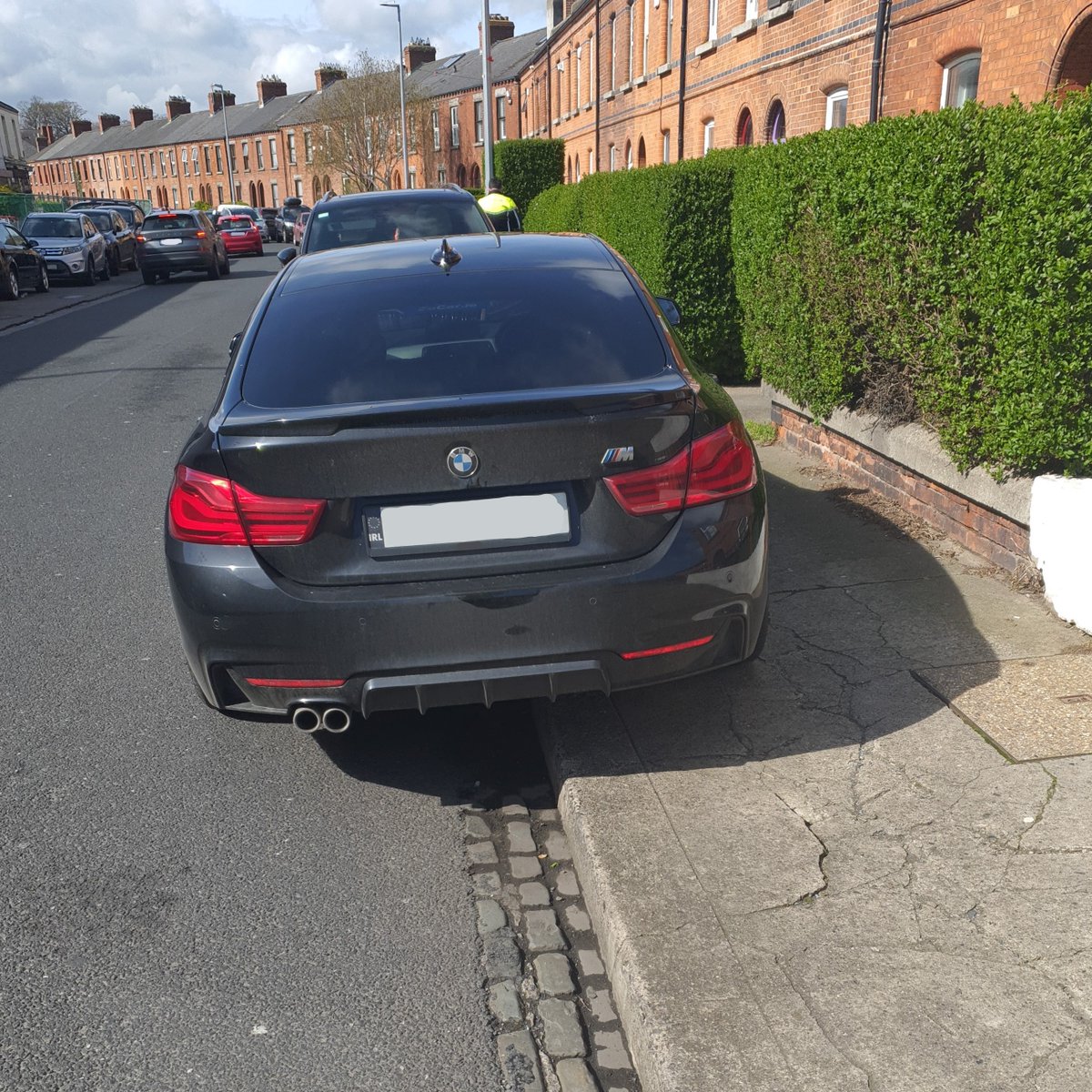 Our North Central Roads Policing Unit issued a number of fixed charge notices to illegally parked vehicles in the Drumcondra area yesterday.

#ItsAJobWorthDoing
