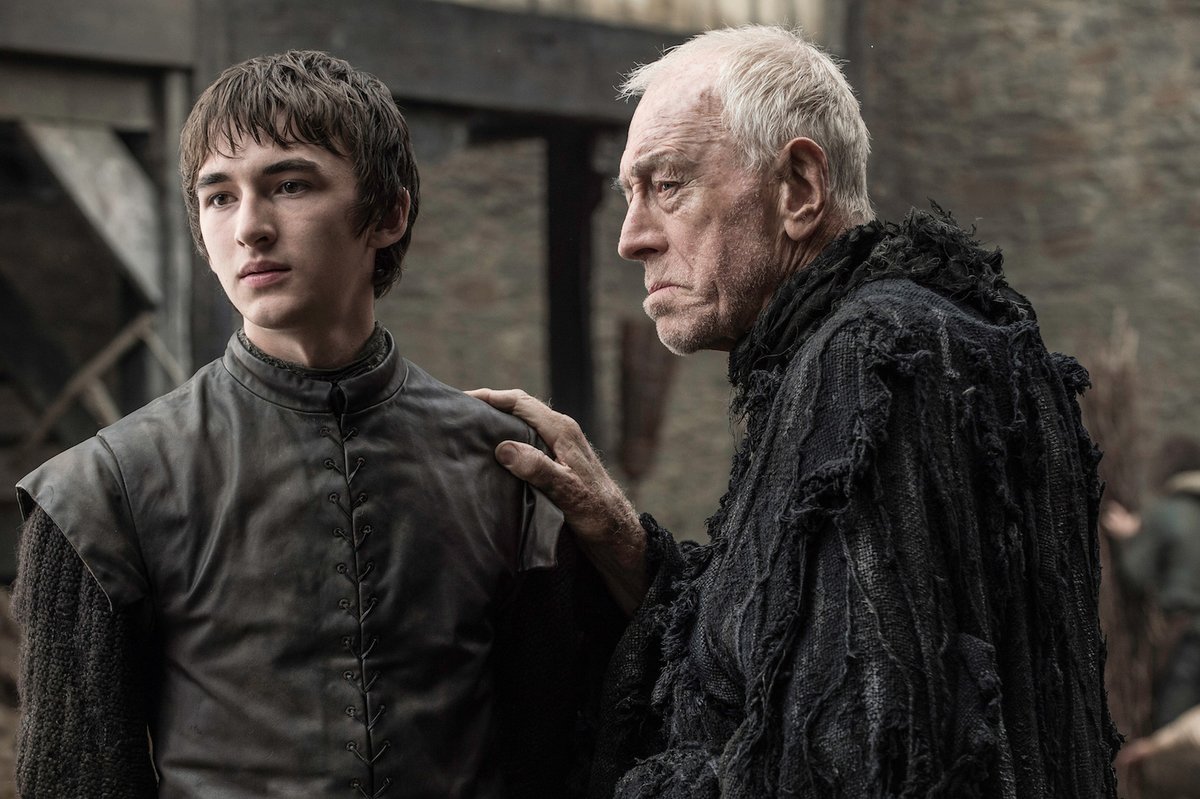 GameofThronesB4's tweet photo. 三つ目の鴉

壁の北にある森の子らの洞窟に居る老人。三つ目の鴉の姿でブランの幻視に幾度と現れ洞窟まで導いた。ブランに過去のビジョンを見せ、ホワイトウォーカーについて、またホーダーと父ネッド、ネッドの妹リアナそしてスターク家とリード家の関係について教える。
#ゲームオブスローンズ https://t.co/6R5Ro7VZs5
