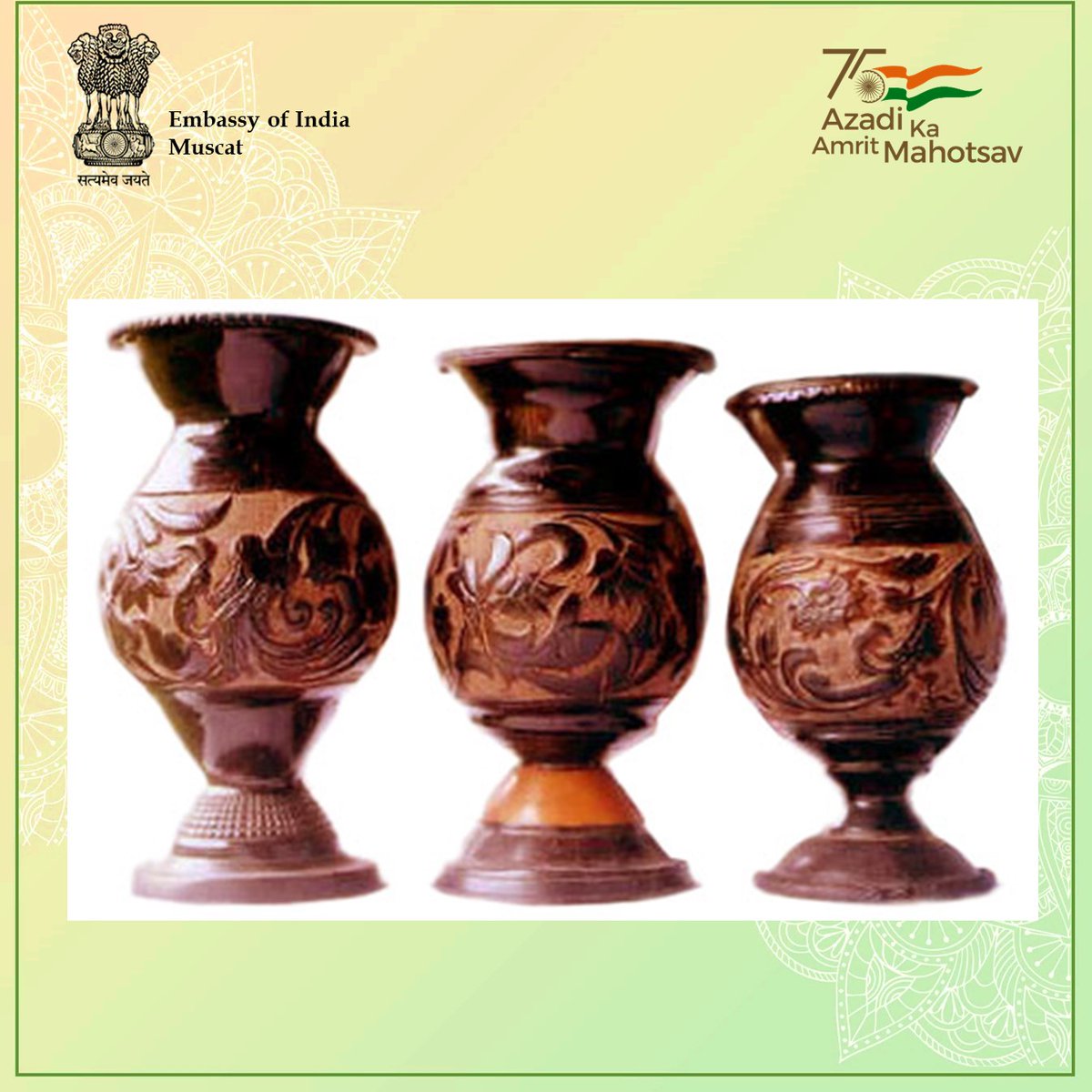 Indemb_Muscat's tweet image. #IndiaStories

#BrassBroidered #CoconutShell Craft is the art of making beautifully carved products like cups, flower vases, boxes &amp;amp; bowls using coconut shells. The exceptional skillfulness of the artisans is reflected in the beautifully carved &amp;amp; embroidered products.