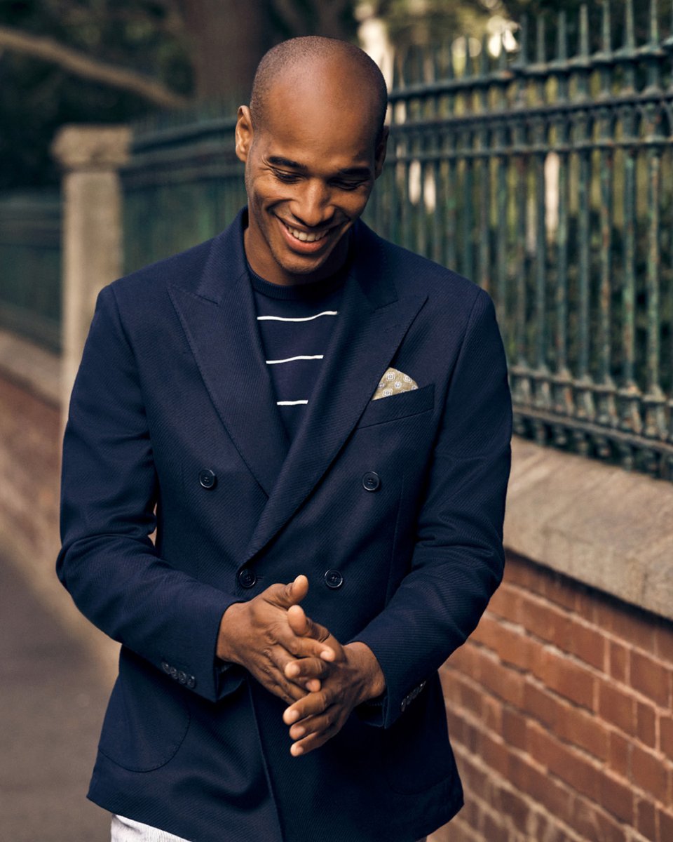 CollectiveIndia's tweet image. Wherever you may be, assemble an outfit that evokes the effortless style of the London streets.
Shop the new collection by Hackett London. #HowToHackett #Collectiveindia #NewArrivals @hackettlondon