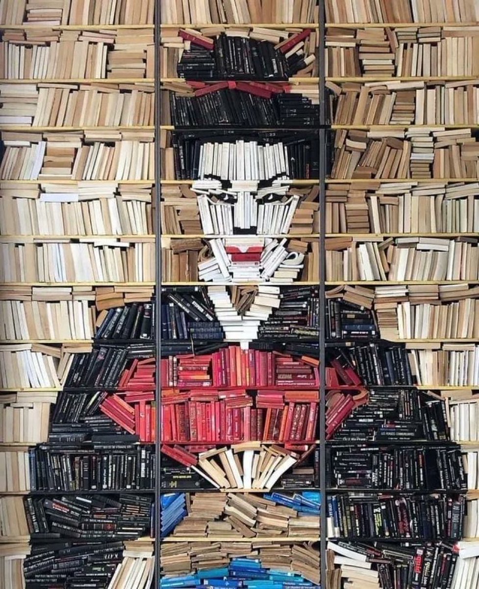 S_Galimberti's tweet photo. Creativity has no boundary. A geisha made with 4,000 books by Vincent Magni. https://t.co/zZLk2uC01w