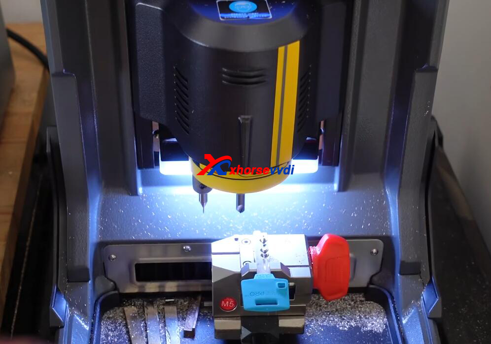 Xhorsevvdi's tweet photo. Multilock Key Duplication ✅
using #xhorse Condor XC Mini Plus II 🔑🔑
CRE: dani tamir 😎
#condorii #multilock #keycutting #keycuttingmachine #locksmith https://t.co/AfVsUag1lU