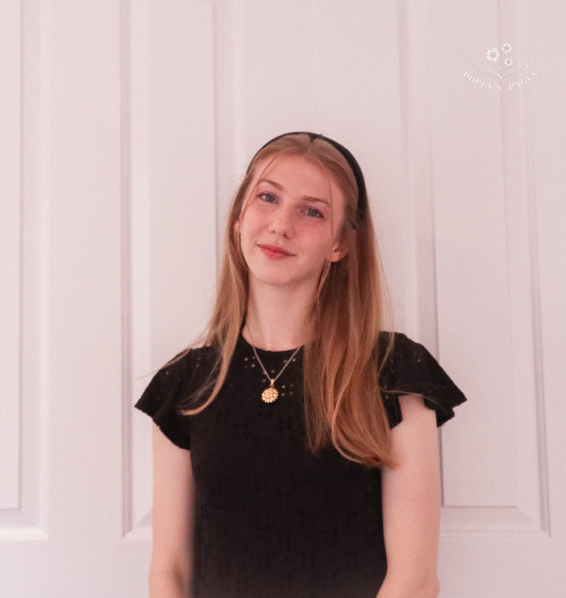 LoveOzYA's tweet image. Hey readers! I’m Poppy Solomon, your new Social Media Champion, and I’ll be taking care of the #LoveOzYA socials all week. I’m an Aussie editor and the author of YA fantasy ‘Woken Kingdom’. I love reading books by local authors, and I’m SO excited to be working with LoveOzYA💖