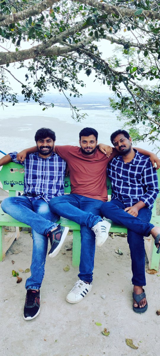 harish_sappidi's tweet photo. #BeHappy #Chillout #Addanki #TempleView #FeelingMyself #HarishSappidi #FriendshipGoals #friends @Sathya65983153 https://t.co/Xq7WL1eM8f
