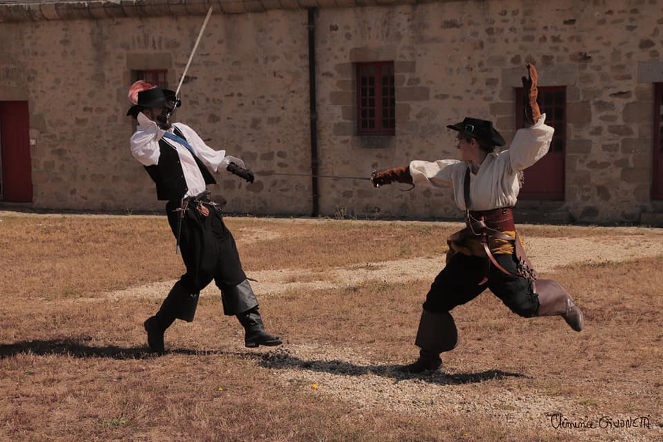 PatheToulouse's tweet photo. Lundi 10 avril, nous aurons le plaisir d'accueillir toute la journée l'Association Armadag pour une immersion totale dans le film "Les Trois Mousquetaires" au sein de votre cinéma 😊🤺 https://t.co/QilXAwdp37