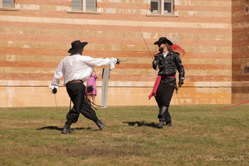 PatheToulouse's tweet photo. Lundi 10 avril, nous aurons le plaisir d'accueillir toute la journée l'Association Armadag pour une immersion totale dans le film "Les Trois Mousquetaires" au sein de votre cinéma 😊🤺 https://t.co/QilXAwdp37