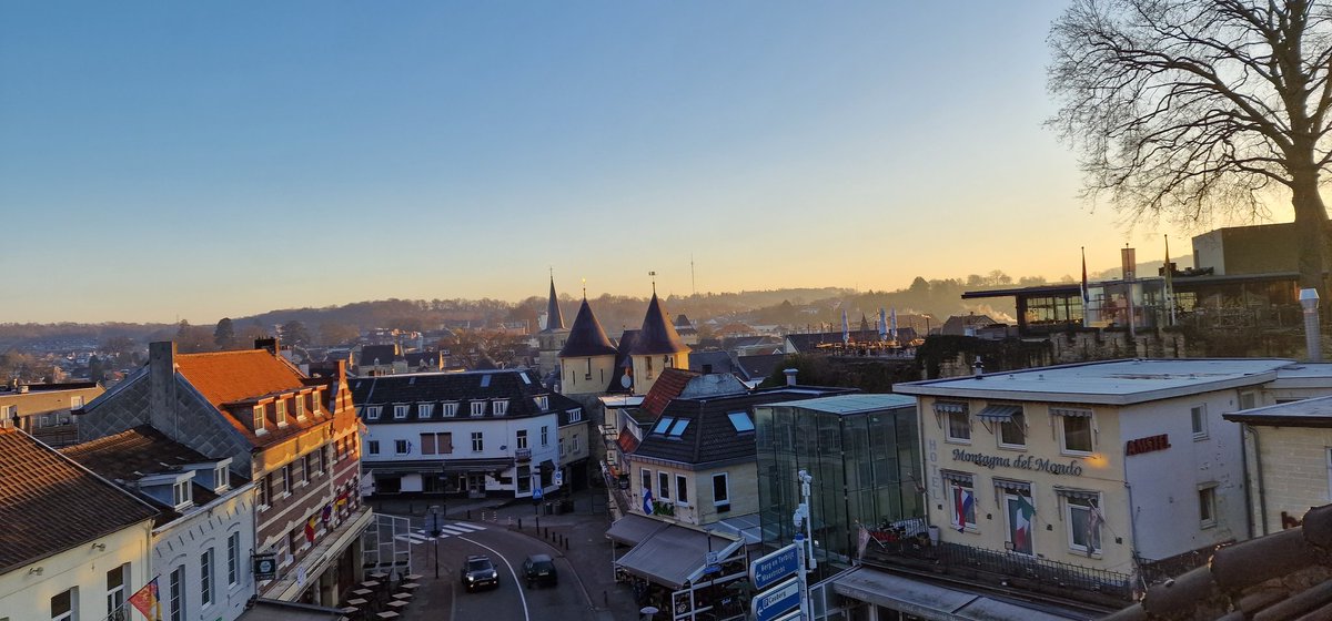 🇳🇱 The sun is shining on arrival day! ☀️

Can't wait to welcome all our schools later this afternoon 🥳