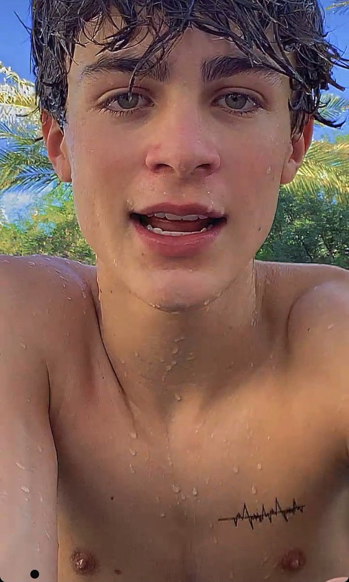 CelebBoys tweet media