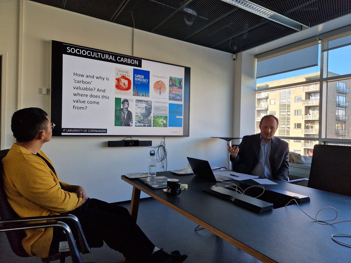 sidsareen's tweet photo. Rapt attention in this @ITUkbh room during sunny Easter week as a bunch of us gather for @etnostd Sociocultural Carbon project symposium. An appetising set of drafts to get teeth into and chew on! https://t.co/qSkL99MX3e