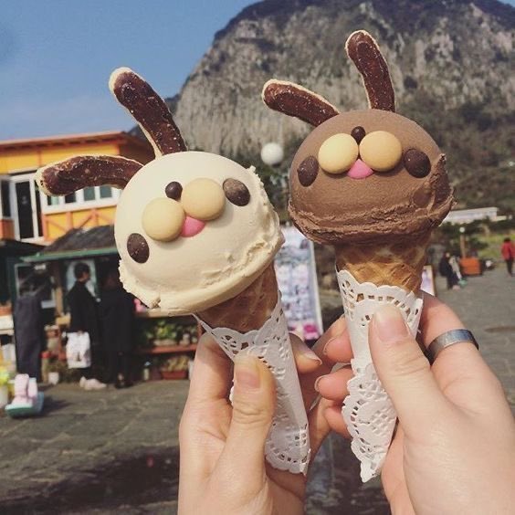 SoftnessDaily's tweet photo. bunny ice cream 🎀 https://t.co/WJ4TssNslB