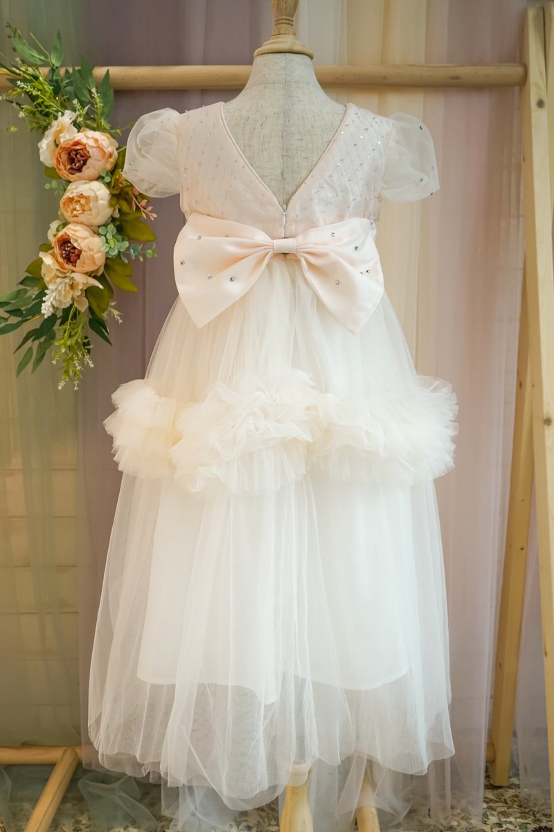 petitsangeshk's tweet photo. New Peach Color Flower Girl dress.

https://t.co/GfIePMR3xh 
#PetitsAnges #Flowergirldress #Tulledress #weddingdress #Bridesmaid #Birthday #Gown #Party #Pageantdress #toddler #toddlerdress #dancingdress #kiddress #tutudress #toddler #springdress https://t.co/8cI2q1rYK4