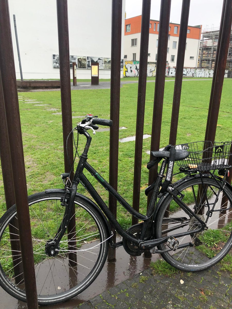 If a singular image could confirm my PhD's running theory it would be this one: yesterday I captured this image of a cyclist deciding to lock up to the Berlin Wall Memorial - showing an inadvertent appropriation of memorial space by an impatient? ignorant? or indignant? cyclist.