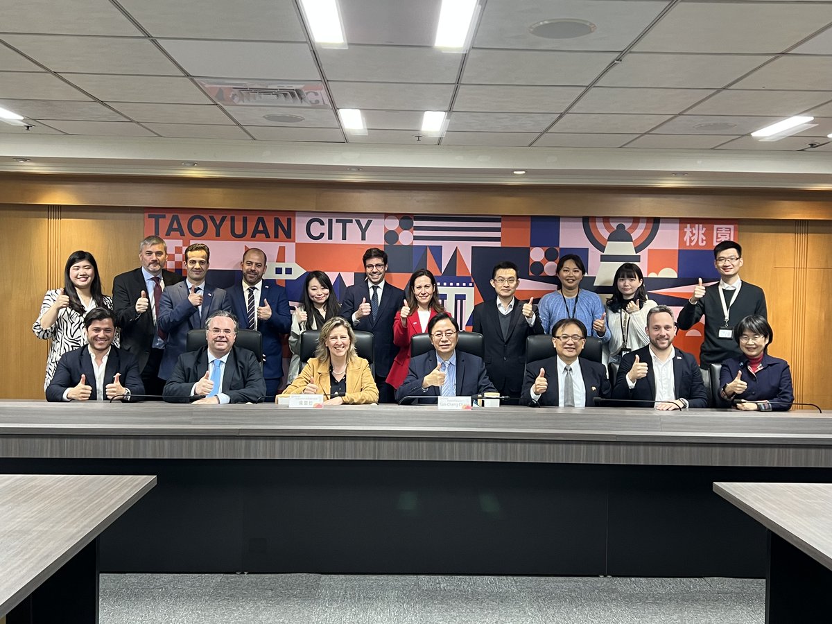 On the second day of #Braga’s visit to #Taoyuan, the delegates participated in #smartcityworldexpo, and got to know more about the innovative technologies that are applied to the #smartmobility system. The cities also deepened their cooperation on #greenmobility.
