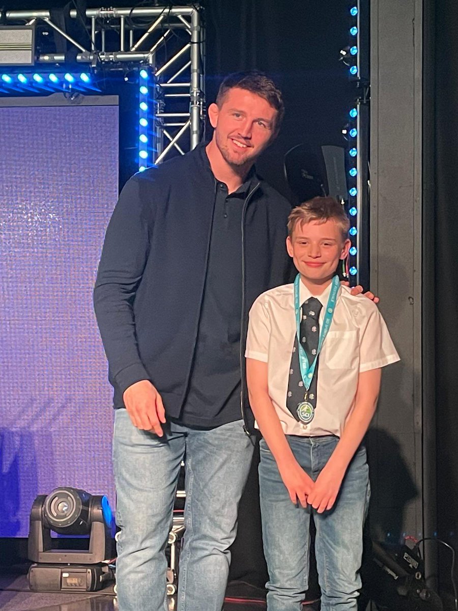 ZoeWard15's tweet photo. Thank you @TomCurry98 for taking the time last night to coming all the way out to sunny skeggy. It was lovely end to a brilliant weekend of rugby!!! Xx https://t.co/SuygwAkq65