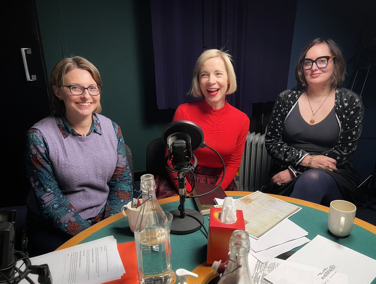 This is me and Ros thinking 'woah look at us, we're talking to THE GUILTY FEMINIST!' while the great guilty one herself is thinking 'who ARE these crazed fans?' We've got the @GuiltFemPod @DeborahFW on #LadyKillers this morning, 11.30 on @BBCRadio4 bbc.co.uk/sounds/play/p0…