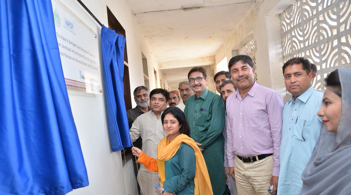 WaterAidpk's tweet photo. WaterAid handed over a web-based comprehensive WASH data management system to the local government of Thatta, Pakistan on #WorldWaterDay.This system was developed as part of WaterAid's system strengthening approach to improve WASH services in the district.  #WASHdata https://t.co/CojdRKoDtF