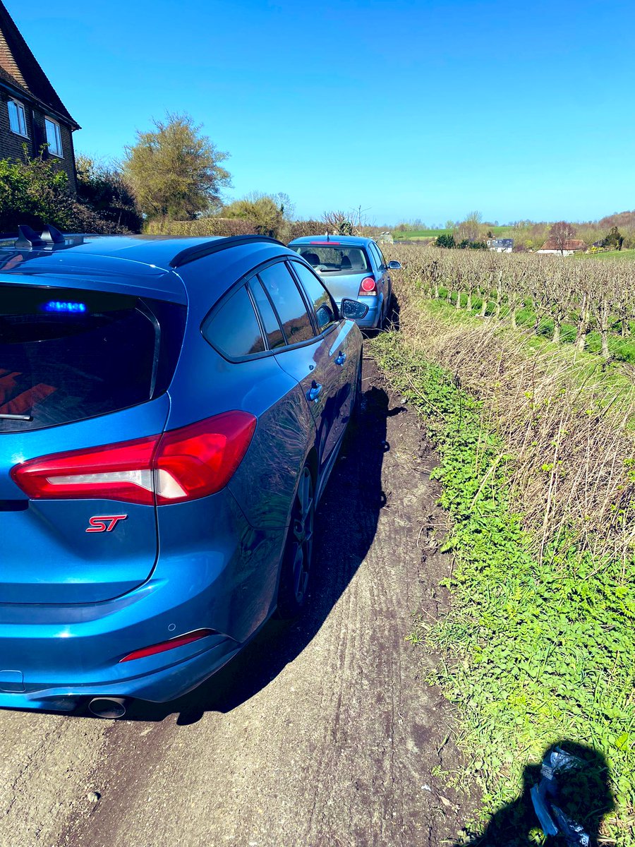 #RPU4 out hunting in #Canterbury, they see the driver of this car using his #Phone, requested to stop but driver didn’t want to, #Pursuit commenced & driver then gave it 🏃‍♂️🏃‍♂️💨 arrival of @KPTacOps #SD found the male hiding in a #Container after a short track and #Arrested ^TS