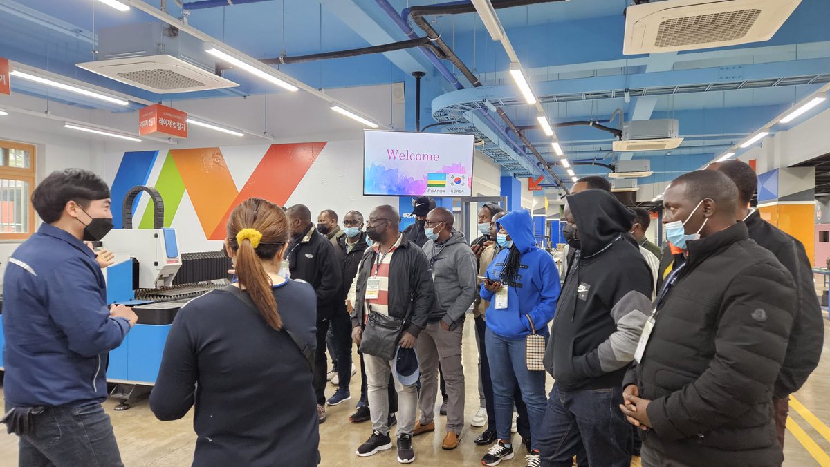 ProjectTqum's tweet photo. On 1st April, 2023, a group of 19 Rwandan from @HEC_Rwanda , @NESA_Rwanda , @RwandaPolytec and @RTB_Rwanda and RTB completed a two weeks training program in the Republic of South Korea aimed at improving their capacities in TVET CBC Development and TVET CBT/CBA implementation. https://t.co/gMDgIa3Ye7