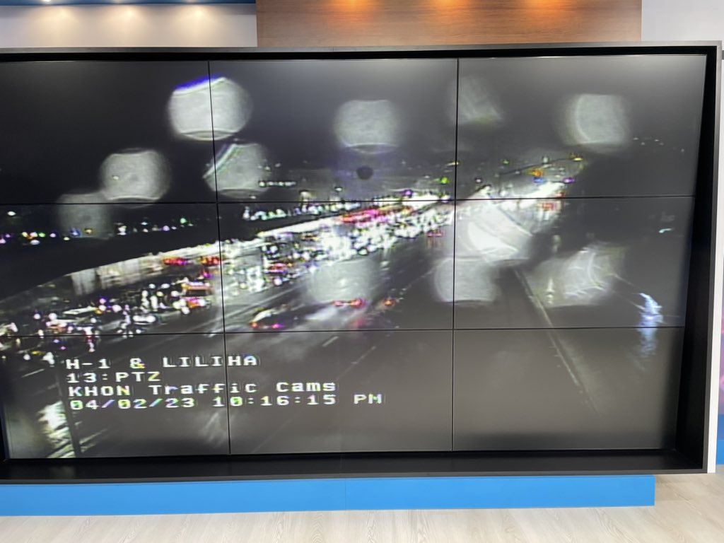 SamSpanglerHI's tweet photo. BREAKING: Honolulu Poloce say the H1 westbound at Liliha is flooded and nobody can get through. A crew is on their way. 

Stay tuned with @KHONnews for the latest #hitraffic #HIWeather https://t.co/LZBV7PmRJ4