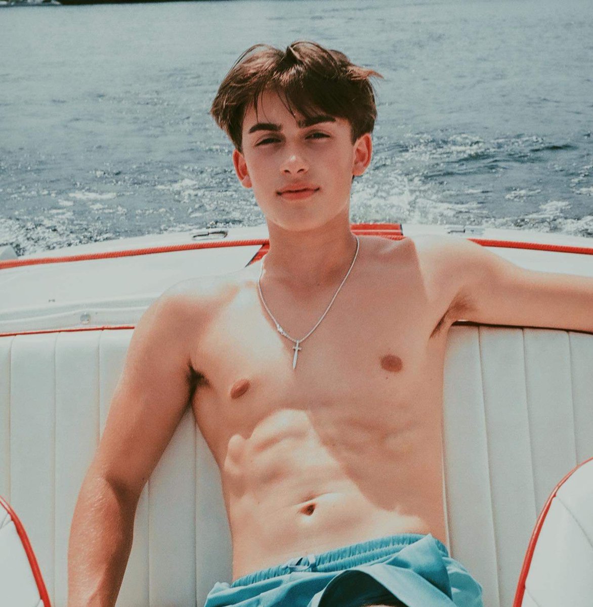 Pits, Nips & Bits tweet media