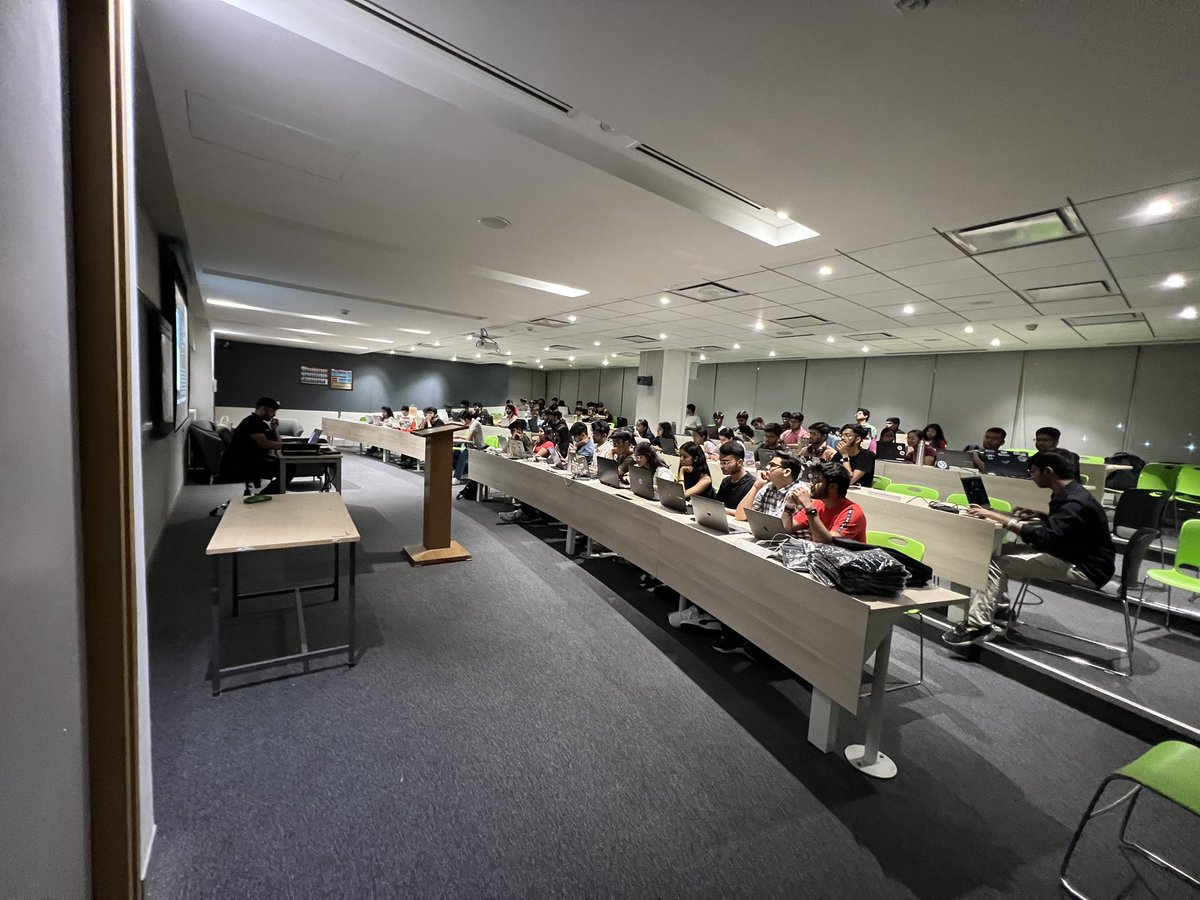 Yashsinghh_'s tweet photo. GDSC BU successfully hosted #GoogleWeek from March 23-27! 🎉 Sessions on Machine Learning, Web Dev, Git/Github, and Flutter were a hit with attendees, thanks to expert speakers and engaged participants. Huge thanks to all who made it a success! https://t.co/8iQJv5ls78