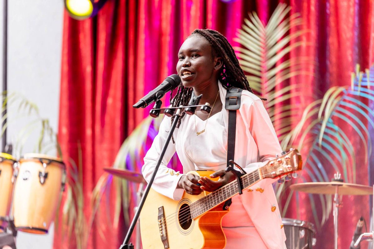 unfpayapss's tweet photo. In the fight against gender based violence and reproductive health, Woman and girls have always been at the front line .
celebrate women,and acknowledge their efforts .@EmmaKwaje
@UNFPASouthSudan @PanelUnfpa @banat_power @OlajideDemola @worigori @unwomenssudan @EUinSouthSudan https://t.co/YAs0y58gMm