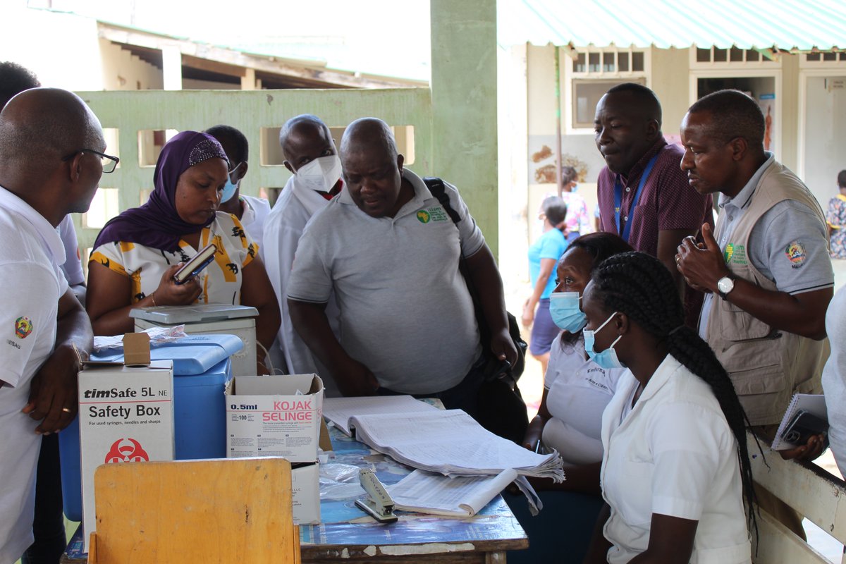 FranciscoSaute's tweet photo. Semana passada, tive o privilégio de junto com a equipa do #Multiplyproject, visitar os locais(Massinga, Inhambane) de implementação do projecto financiado pela @EDCTP, de modo a aferir o nível de execução das actividades do projecto.
#malaria #qpm #endmalaria @ISGLOBALorg https://t.co/oRUEAjxYWV