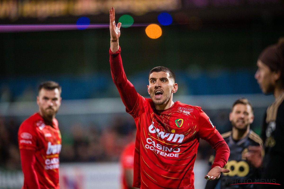 kvoostende's tweet photo. 😪😲😡  👉  👊🙏💪

Ontgoocheling. Ongeloof. Boosheid. Het zijn maar enkele van de gevoelens die zaterdag en zondag overheersten. Maar nu moeten we de rug rechten en opnieuw eendracht, geloof en zelfvertrouwen uitstralen. Zolang het mathematisch nog kan, moeten we #bluvngeloovn. https://t.co/sr1dQCQeDS