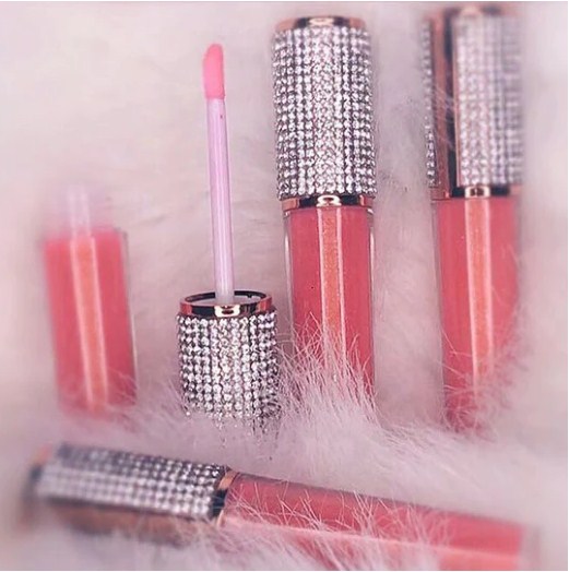 frostcosmetics's tweet photo. In need of top-notch #private_label_lip_glosses? Frost Cosmetics has got you covered! Our private label lip glosses come in a range of shades and finishes, all made with natural and vegan ingredients. Trust us to provide you with the best private label lip glosses for your brand. https://t.co/RB0YpDfhm7