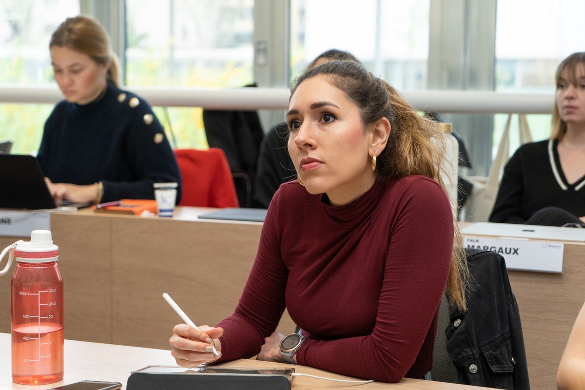 sdabocconi's tweet photo. #MAFED students meet top managers from the industry, and that was the case for Gianluca Toniolo, CEO of Dolce&Gabbana, who revealed how he is integrating the beauty category into the company. Discover the master: https://t.co/yYu94eFX3Z https://t.co/cJFP5OP8Dz