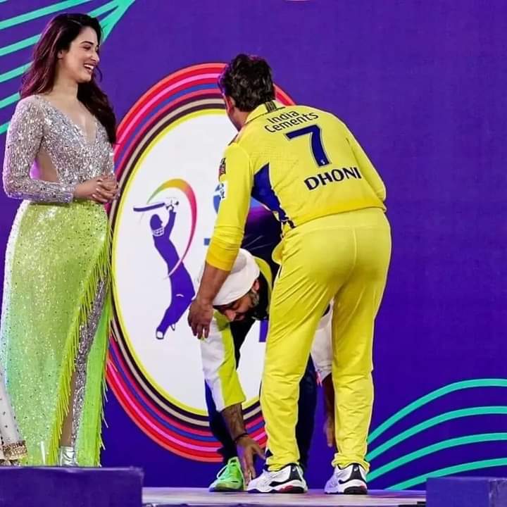pankaj musmuna (@musmunapankaj) on Twitter photo इंसान अपने कर्मों और चरित्र से महान बनता है ना कि पैसे से .....respect ❤
#MSDhoni #ArijitinIPL2023 #ArijitSingh #BBTitians #BBTitans #IPL2023 <a href="/msdhoni/">Mahendra Singh Dhoni</a> <a href="/arijitsingh/">Arijit Singh</a> <a href="/IPL/">IndianPremierLeague</a> #CricketTwitter #Cricket इंसान अपने कर्मों और चरित्र से महान बनता है ना कि पैसे से .....respect ❤
#MSDhoni #ArijitinIPL2023 #ArijitSingh #BBTitians #BBTitans #IPL2023 <a href="/msdhoni/">Mahendra Singh Dhoni</a> <a href="/arijitsingh/">Arijit Singh</a> <a href="/IPL/">IndianPremierLeague</a> #CricketTwitter #Cricket