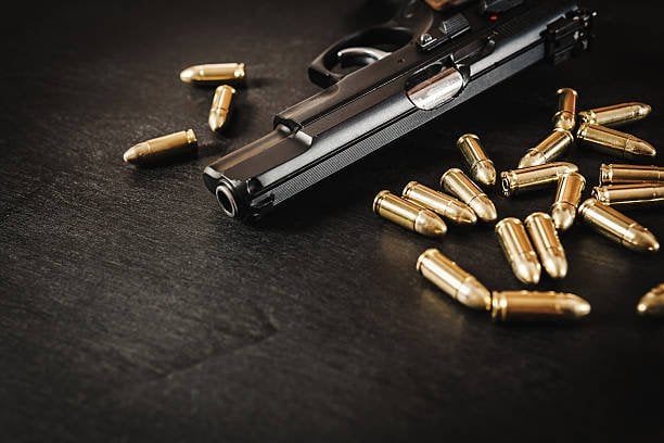 CliffShiko's tweet image. JUST IN: A man has shot and killed his wife at their house in Mankweng unit D, outside Polokwane in a suspected domestic violence, he handed himself over to the police #LimpopoCrime