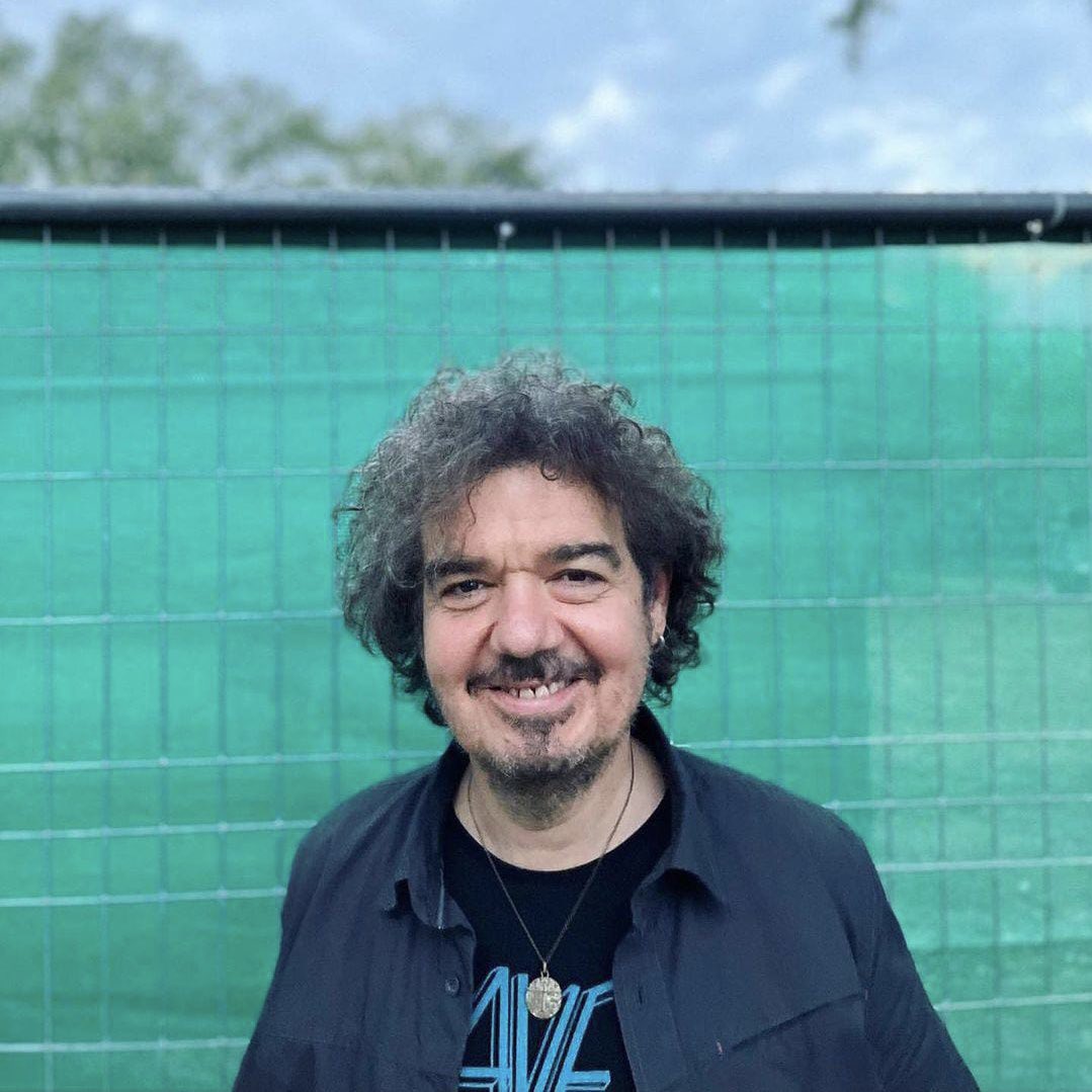 Ülkemizin en değerli müzik yazarlarından Tolga Akyıldız’ı kaybetmenin üzüntüsü içindeyiz. Müzik alanındaki çalışmalarımızda yokluğunu hep hissedeceğiz. Tüm müzik camiasının başı sağolsun.