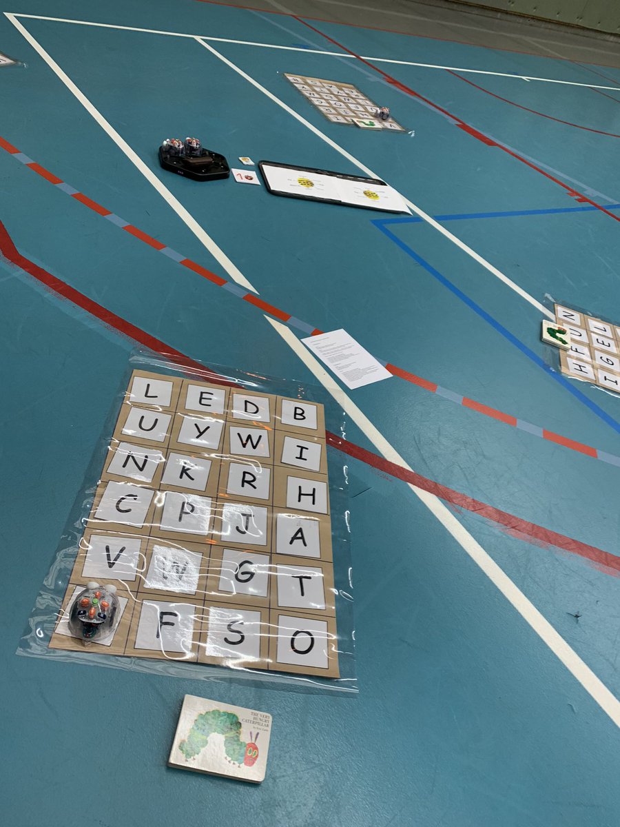 Semaine des langues à Vierzon avec les classes des écoles Bodin Zay et Château. Des ateliers pour jouer en anglais! Merci à <a href="/Virgin7Harrison/">Harrison Virginie</a> pour l’organisation et aux enseignants et conseillers pédagogiques présents! Une belle rencontre pour vivre les langues! <a href="/mathias955/">Mathias BERNARD</a>