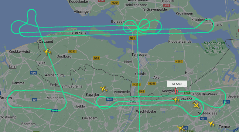 At_Geo's tweet image. Goedemorgen op deze stralende dag 🌞. 
Er worden (dus) weer luchtfoto's gevlogen (deel 2) !  

flightradar24.com/PHRVS/2fc104ed

flightradar24.com/PHKAT/2fc0f277

flightradar24.com/DFBSF/2fc0ed97

flightradar24.com/SFS80/2fc0fbe4

#luchtfotos #aerialphotos @At_Geo 🛩️